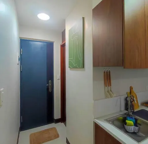 Near Beaches In Lapu-lapu Apartment *
